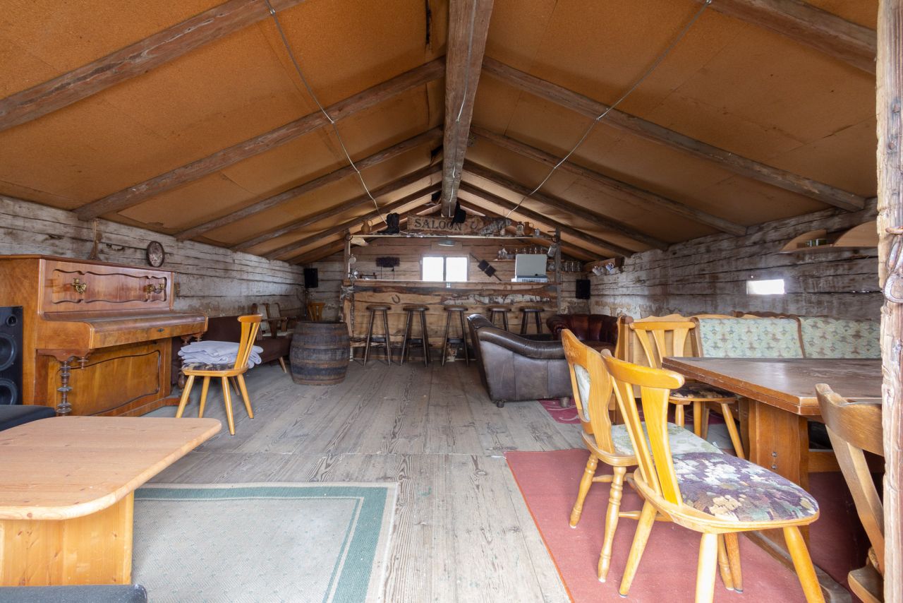 +++ Ihr Pferde-Traum zum Greifen nah +++ Hofstelle inkl. 9.992m² Ackerland +++