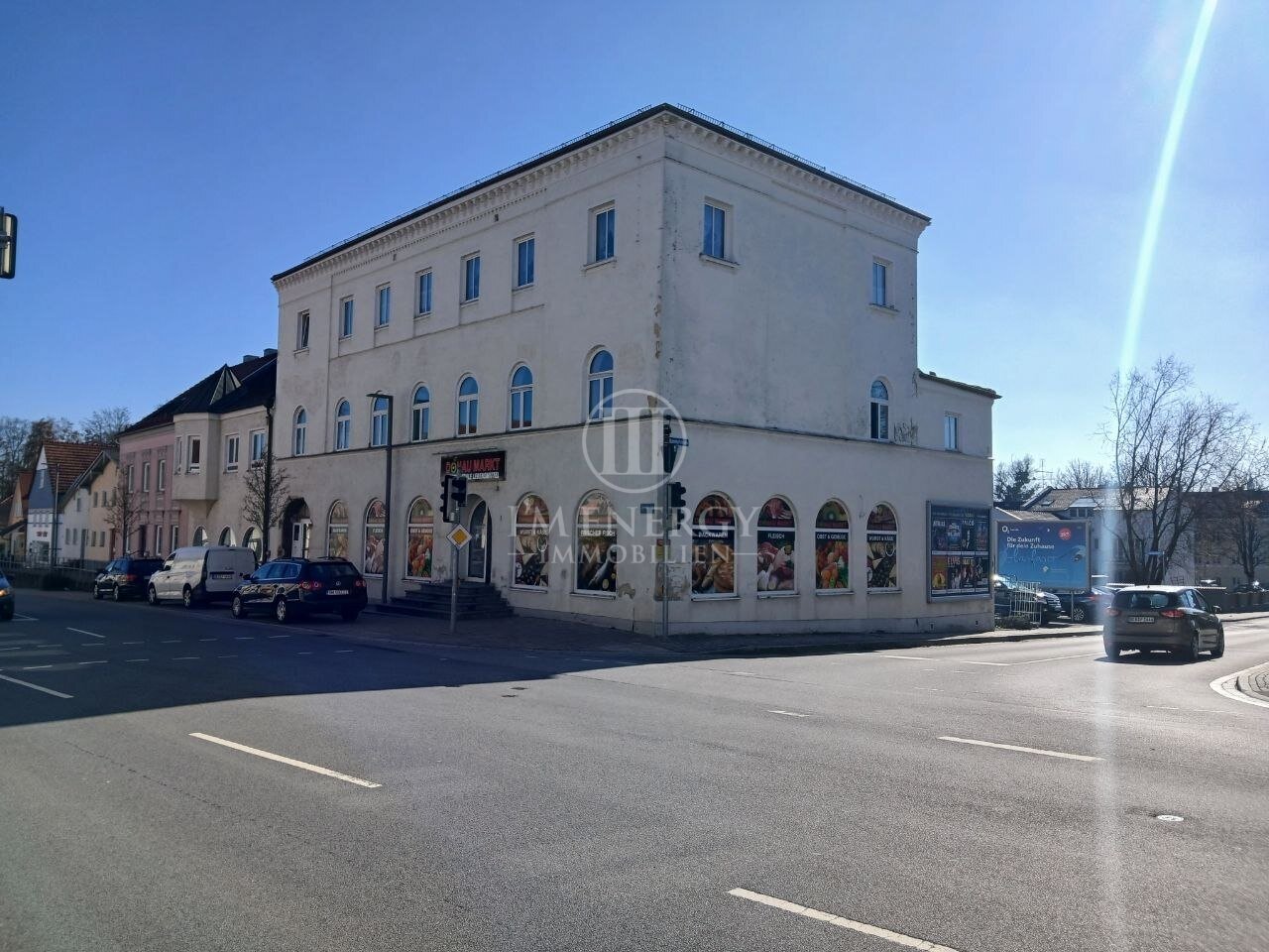 +++ Exklusives Wohnen mit Privateingang – Modernes 3-Zimmer-Domizil im Herzen von Osterhofen +++